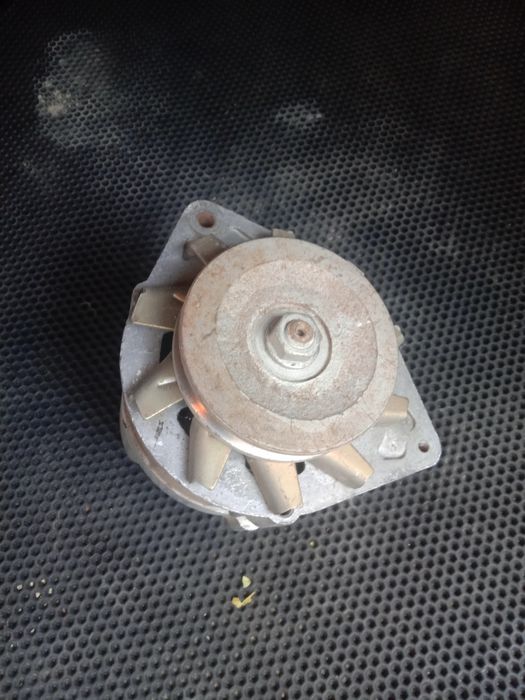 Генератор на К-700. В нерабочем состоянии.