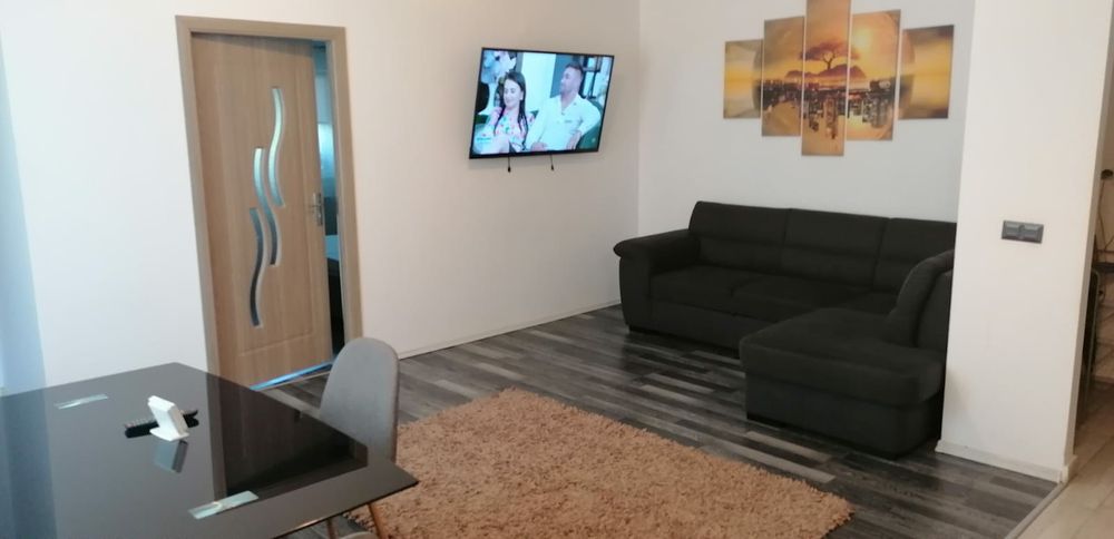 Inchiriez Apartament Floresti, 2 camere zona Stadionului