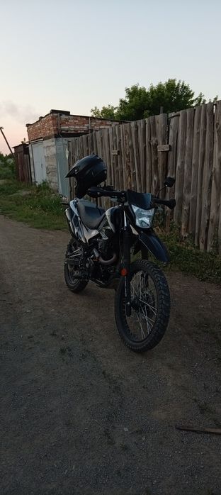 Продам мотоцикл 250 кубов