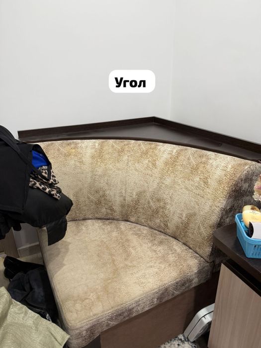 Отдам диван и кресло