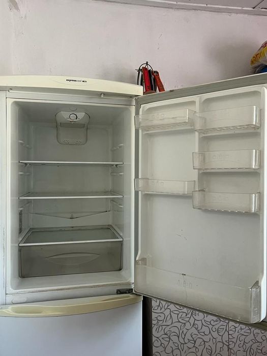 Продаётся холодильник LG