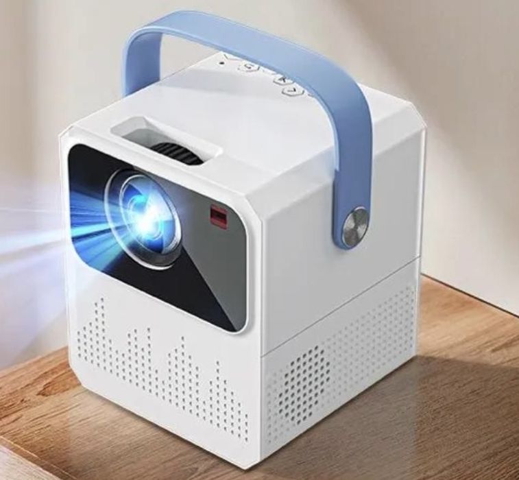 Проектор новый продам