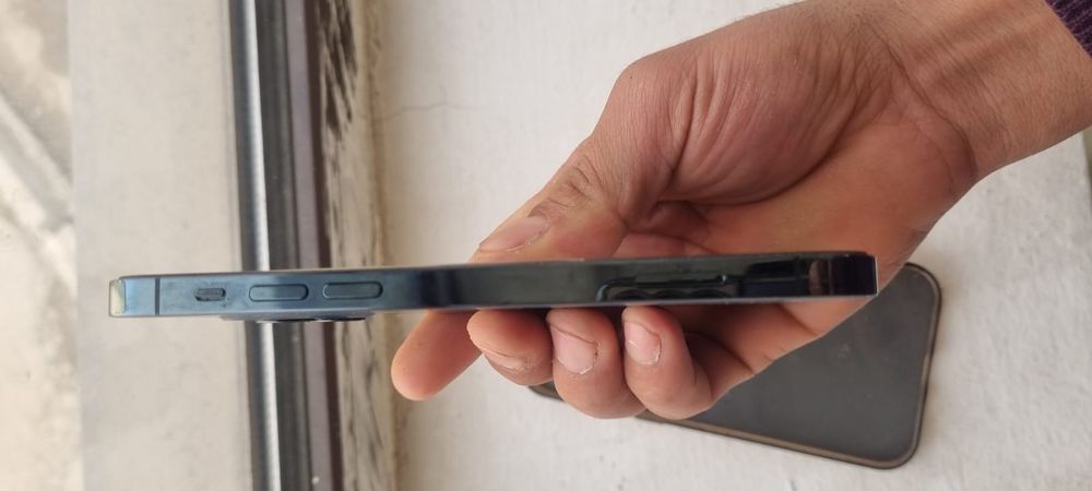 Айфон.    12 про