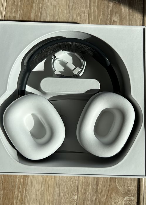 Оригинални Apple Airpods Max (Lightning)