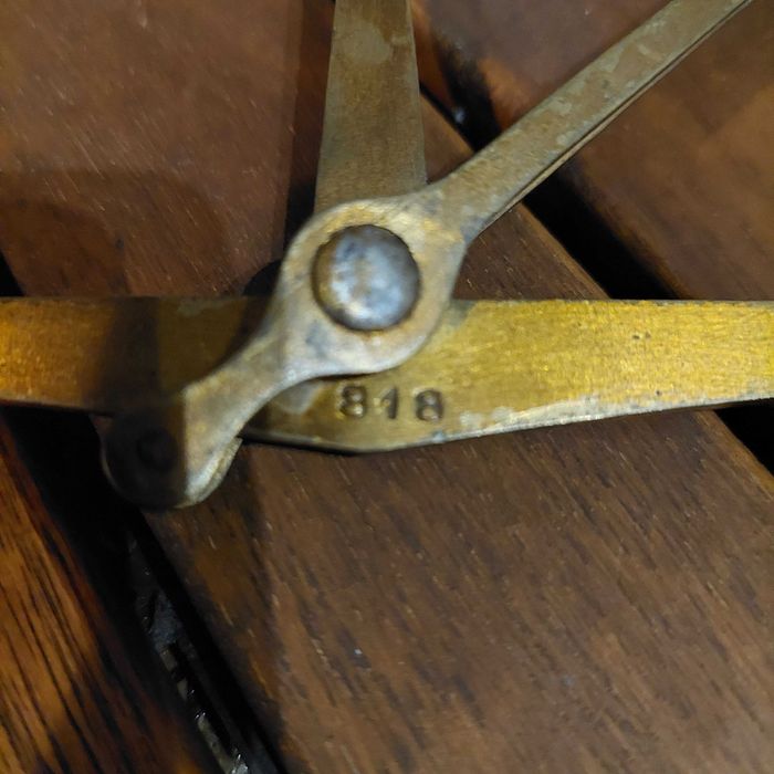 малка везна 100 грама месинг/бакелит