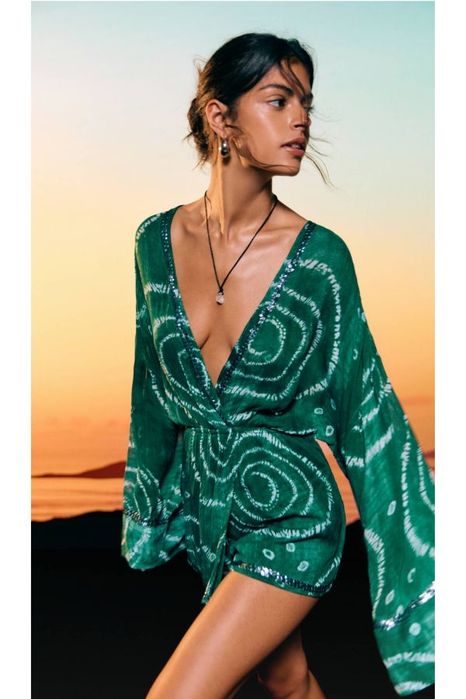 Дамски фееричен гащеризон и рокля Pull and Bear