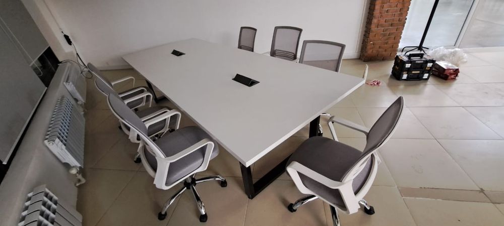 Стол переговоров,  конференц стол.