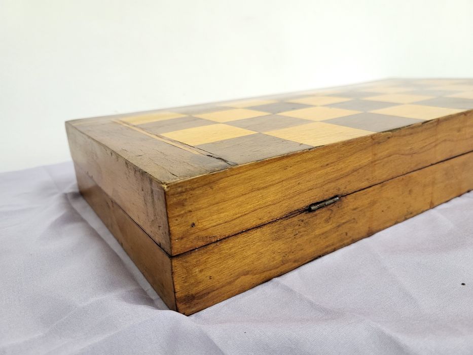 #9 Стар дървен шах и табла от времето на соца