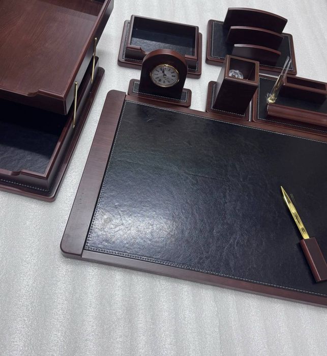 настолний  набор.