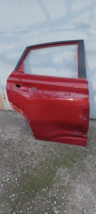 Задна дясна УДАРЕНА врата за Хюндай Кона.