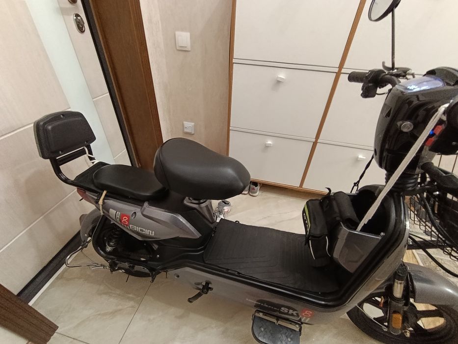 Скутер Sk8 250w max km 60-70 km