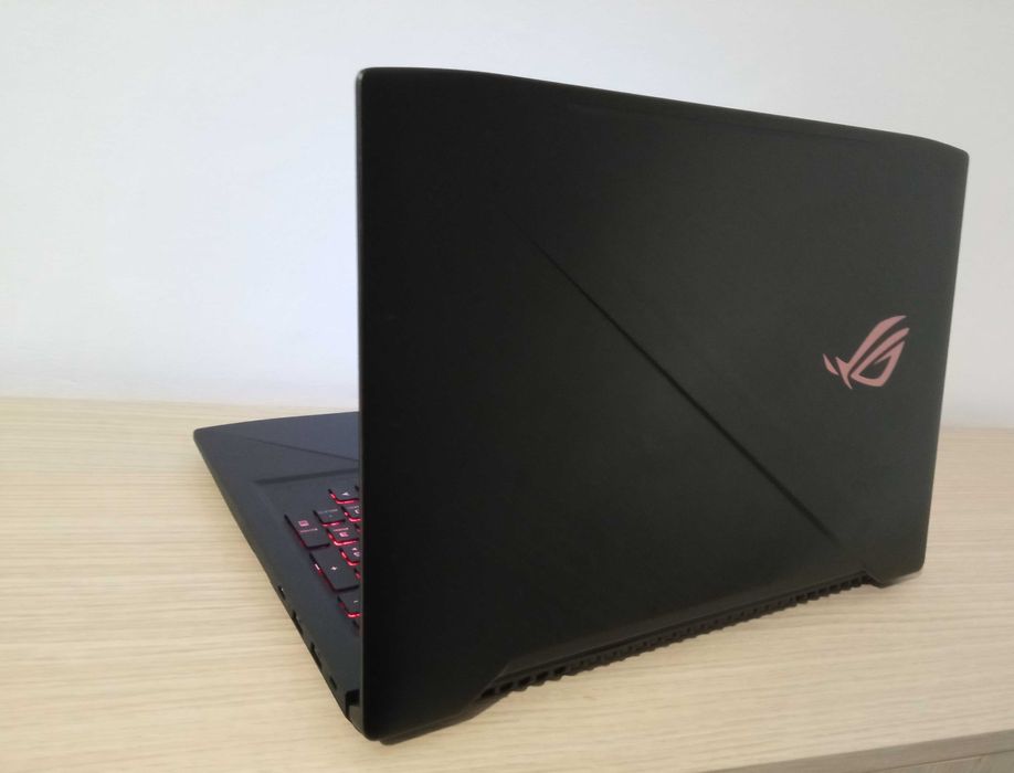Laptop I7 32GB ram ULTRA GAMING placa video dedicata NVIDIA ecran 15.6 inch IPS 2 placi video windows 11 SSD nvme tastatura iluminata ASUS ROG STRIX