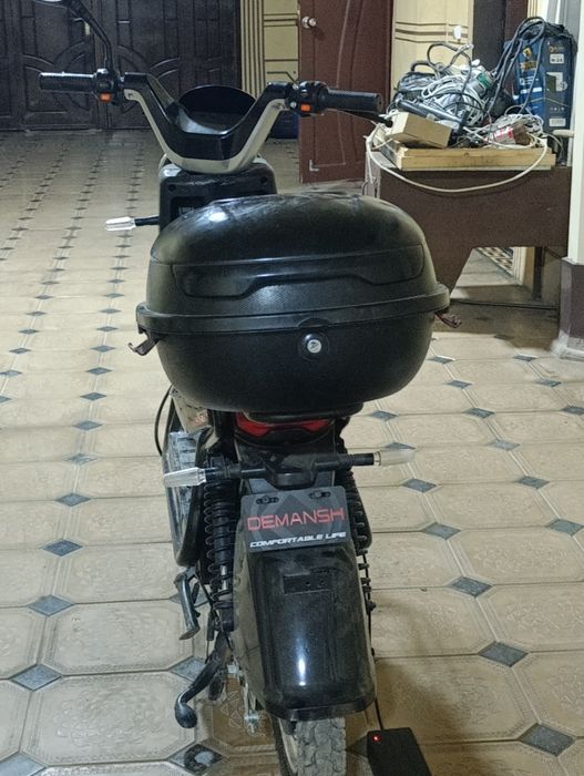 skuter sotiladi holati zoʻr narxi arzon aybi yoʻq