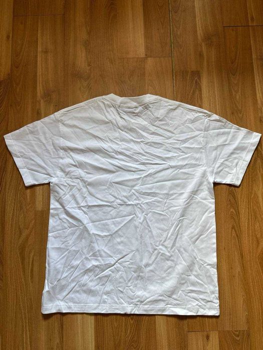 Tricou Amiri cu eticheta (nu Nike, Gucci, Adidas, Balenciaga)