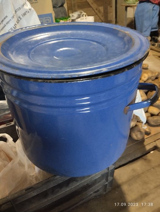 Кастрюля б/у эмаль