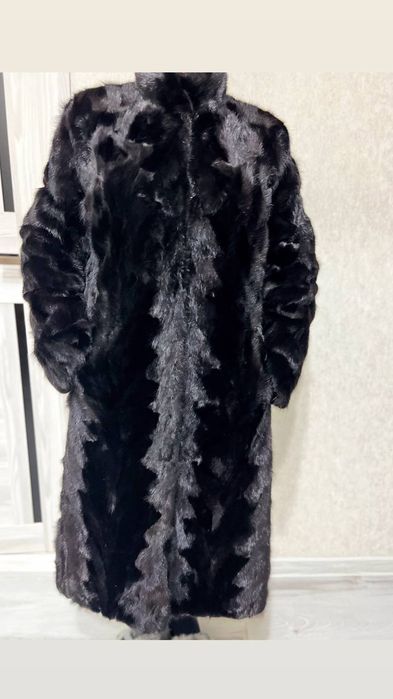 Продаётся норковая шуба - чёрного цвета!