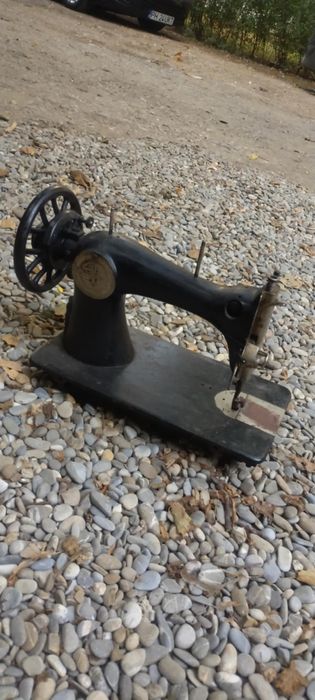 Masini de cusut vechi!!! Pentru colectionari/cunoscatori!