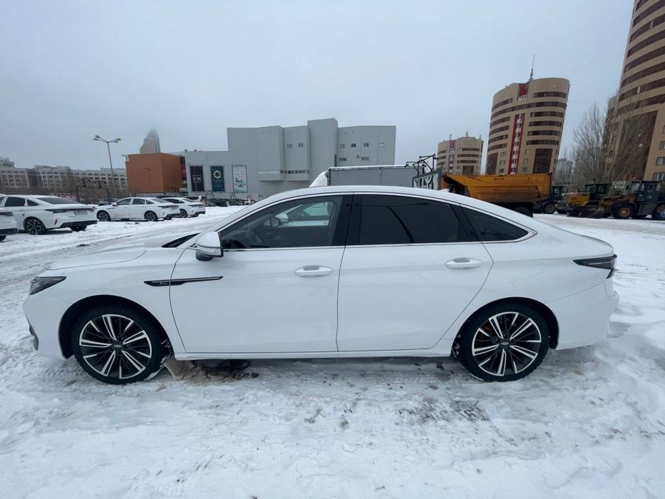 Аренда машины Chery Arrizo 8, 18 тысяч в сутки, подходит для Бизнес