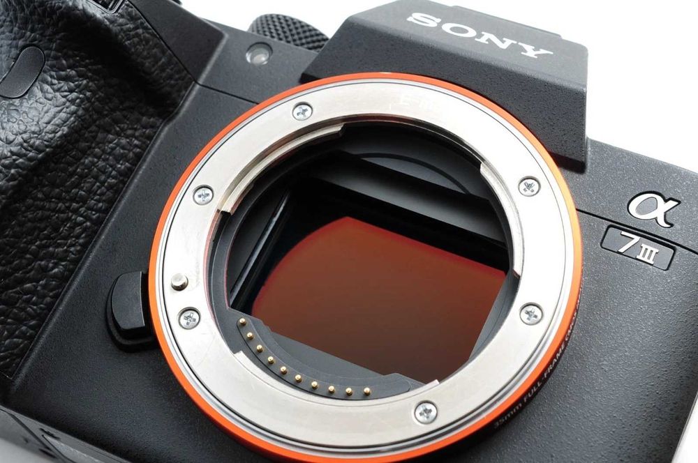 Sony A7III тяло , много запазен - 21000 кадъра.