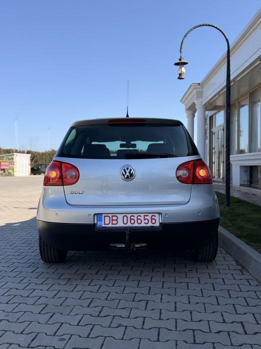 Golf 5 . Stare impecabila . Recent adus in țară