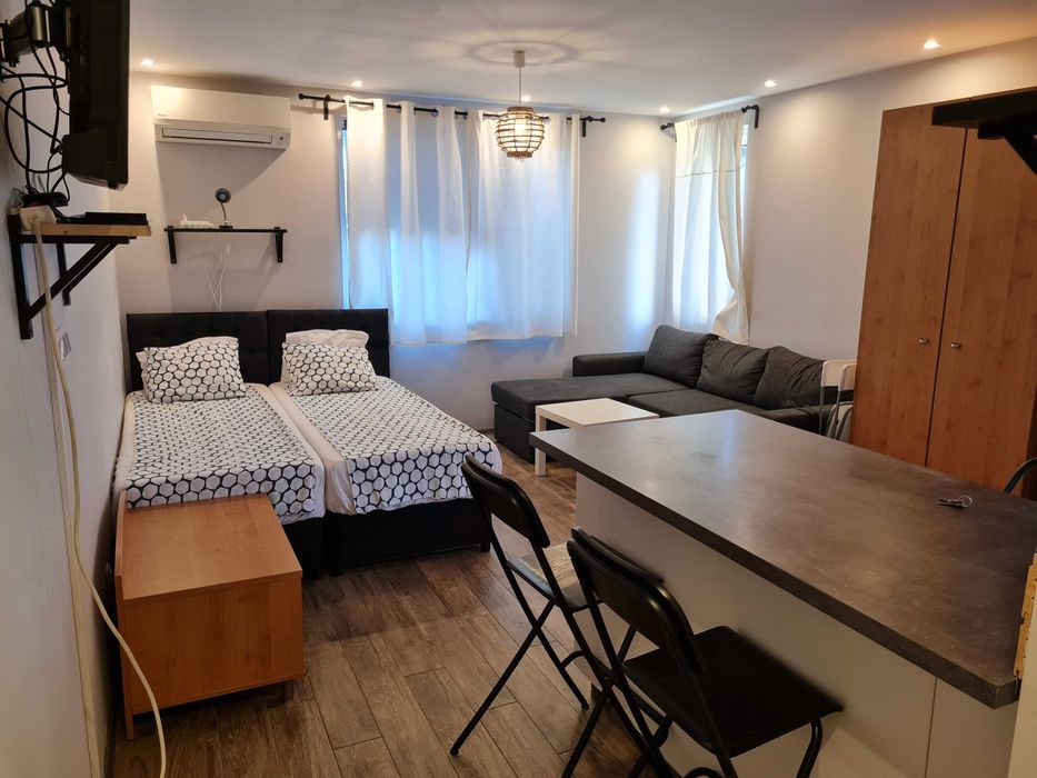 ”Славянска” студио в топ-център