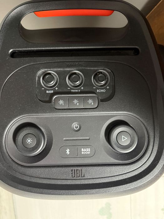 JBL Partybox 710