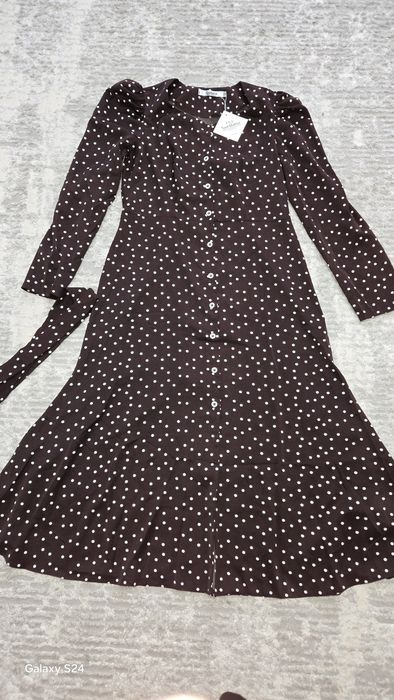 Продается новое платье с ремнем