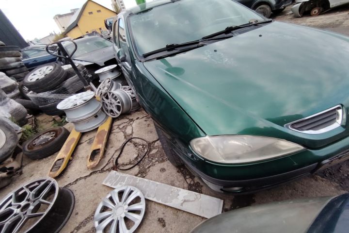 Bara fata Renault Megane 2000 1.6 MT (107 hp)