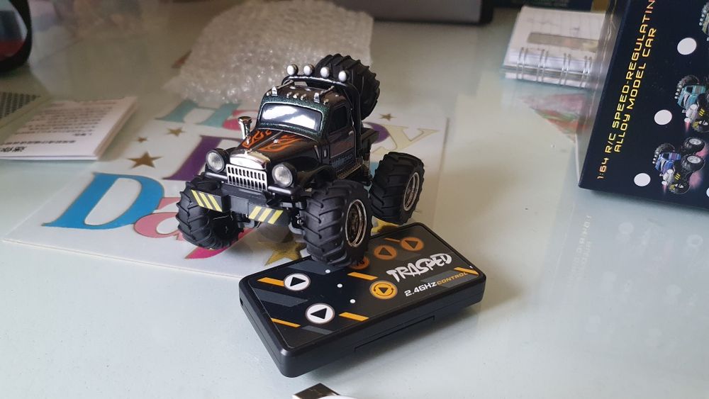 Радиоуправляема количка 1/64. Нова