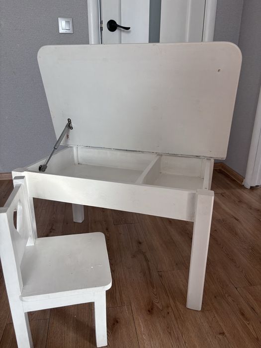 Детский стол и стульчик