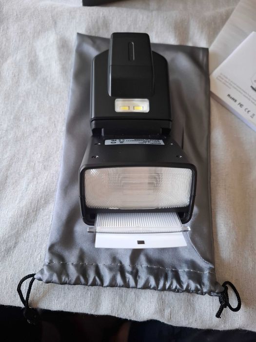 Светкавица нова за фотоапарат