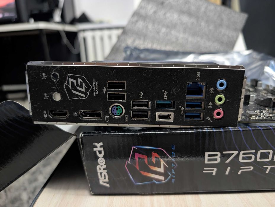 Материнская плата asrock b760m riptide