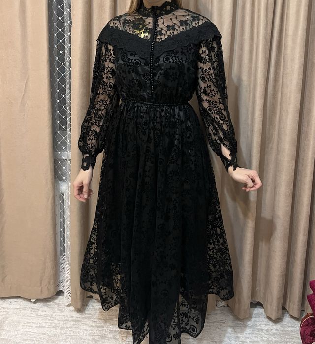 Продам новые платья