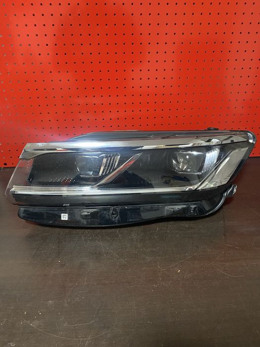 Far stanga full led matrix Vw Touareg an 2018-2021