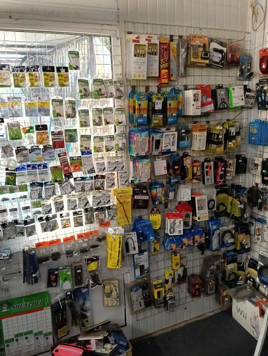 Продавам стока от неработещ магазин