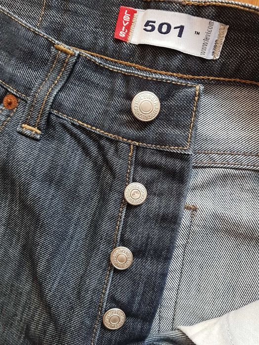 Blugi Levi's 501. Marime 32/34. Dimensiuni exacte.
