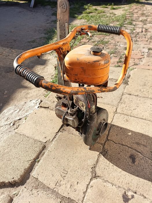 Продам бензопилу