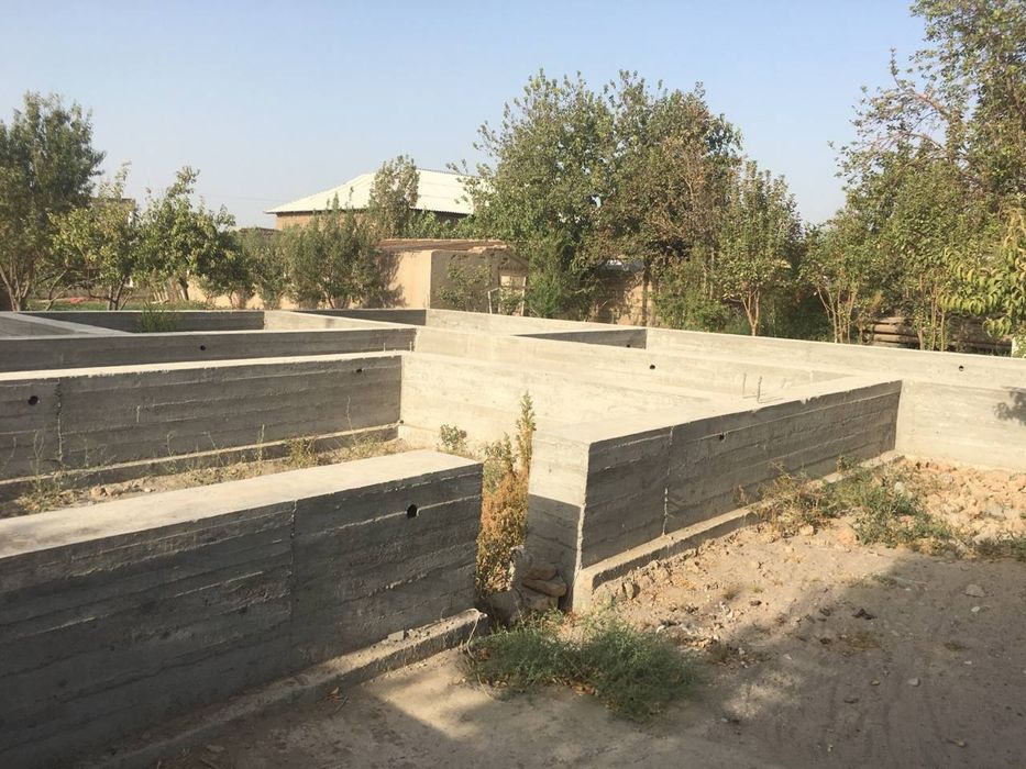 Ер учаскаси сотилади свет сув борган 7 хона уй учун фундамент