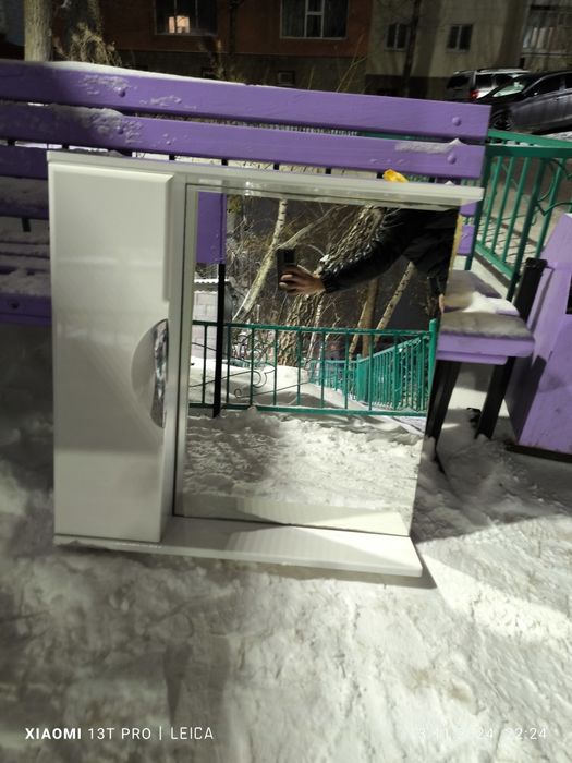 Шкафчик пенал с зеркалом