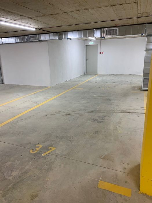 Подземно паркомясто кв. Младост (Гюрлата)