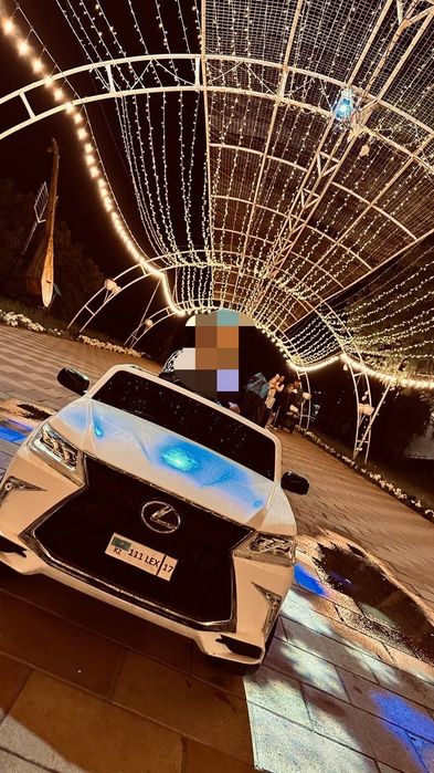 Электромобиль Лексус