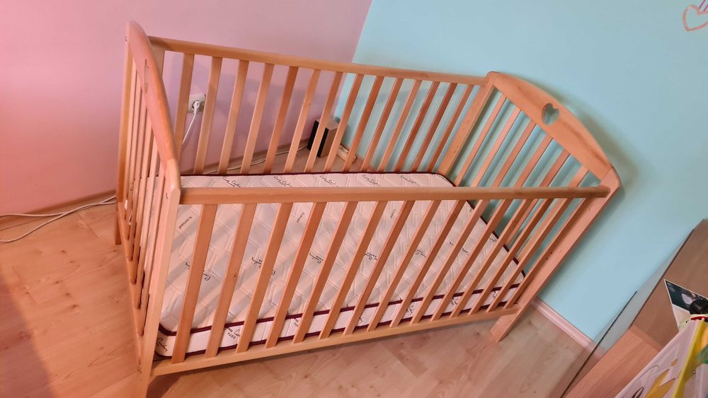 бебешко/детско креватче от масивно дърво - Lola kinderbett 70/140 + двулицев матрак magniflex Pierre Cardin