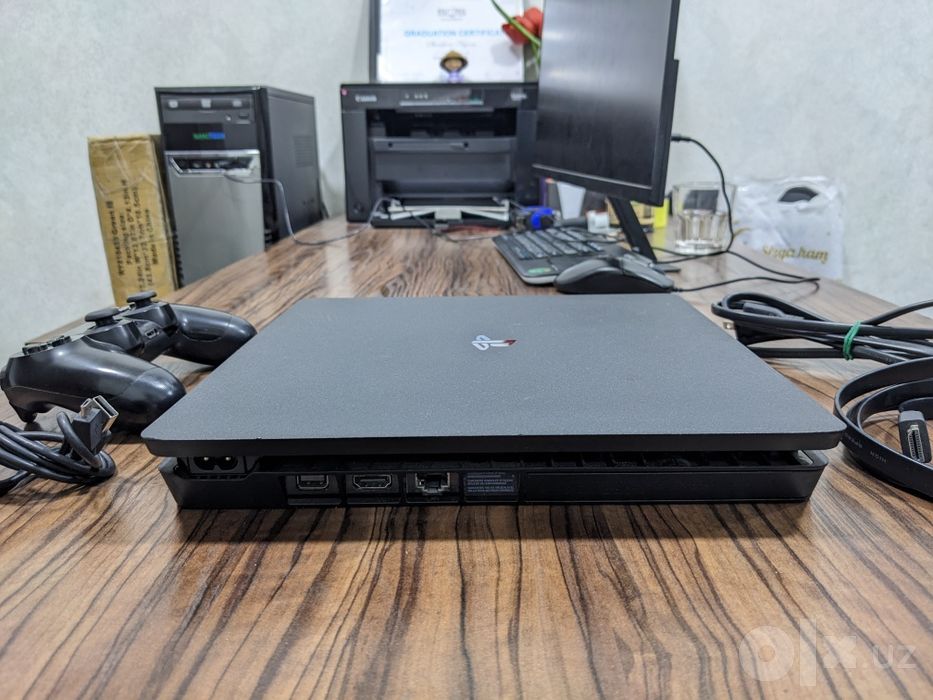Playstation 4 Slim 1Tb прошивка 11/12 + 1 dualshok 4 original