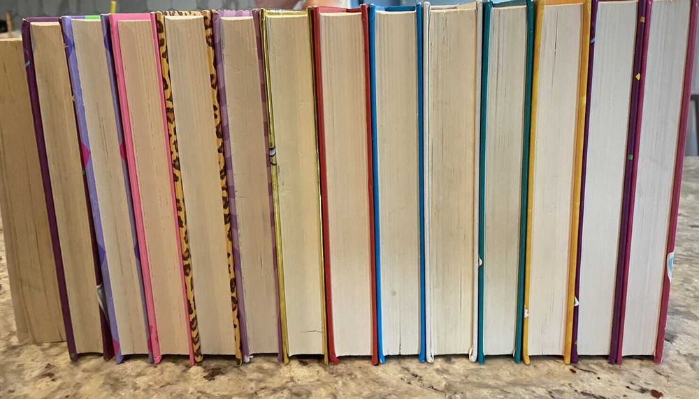 DORK DIARIES 15 books in English. Дневник НИККИ 15 книги На Английском