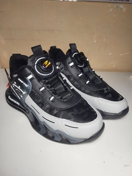 Кроссовки Deerway