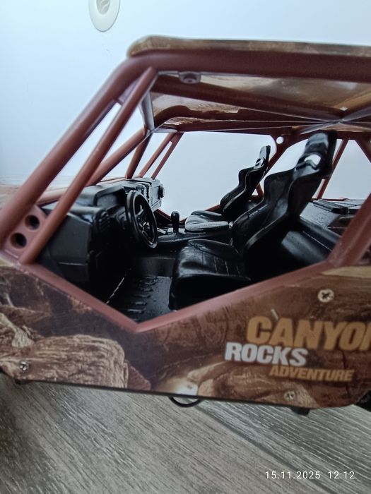 Продам радиоуправляемую машинку