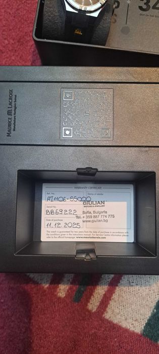 Продавам чисто нов дамски часовник.