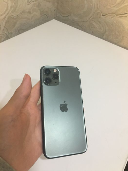 11 про айфон в отличном состояний
