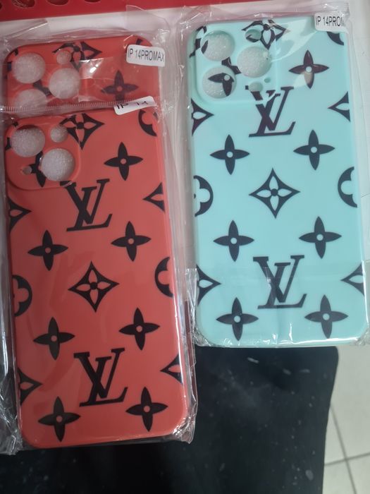 Чехлы на 14, 14 pro, 14 pro max.