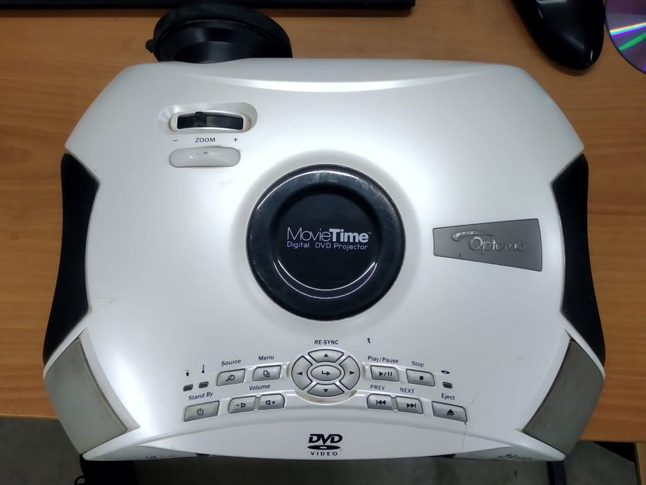 Продам проектор Optoma